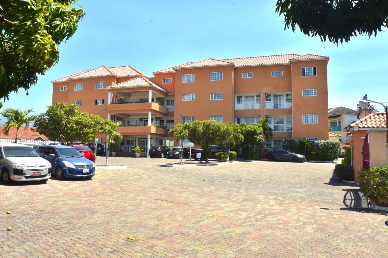 Embassy Deluxe Apartment Kingston Exterior photo